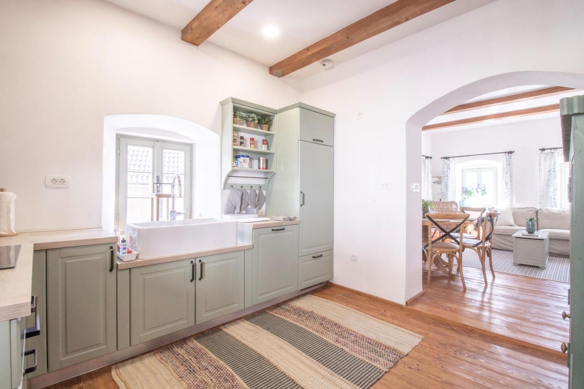 House Bella Apartment โบฮินิสกา เบลา ภายนอก รูปภาพ