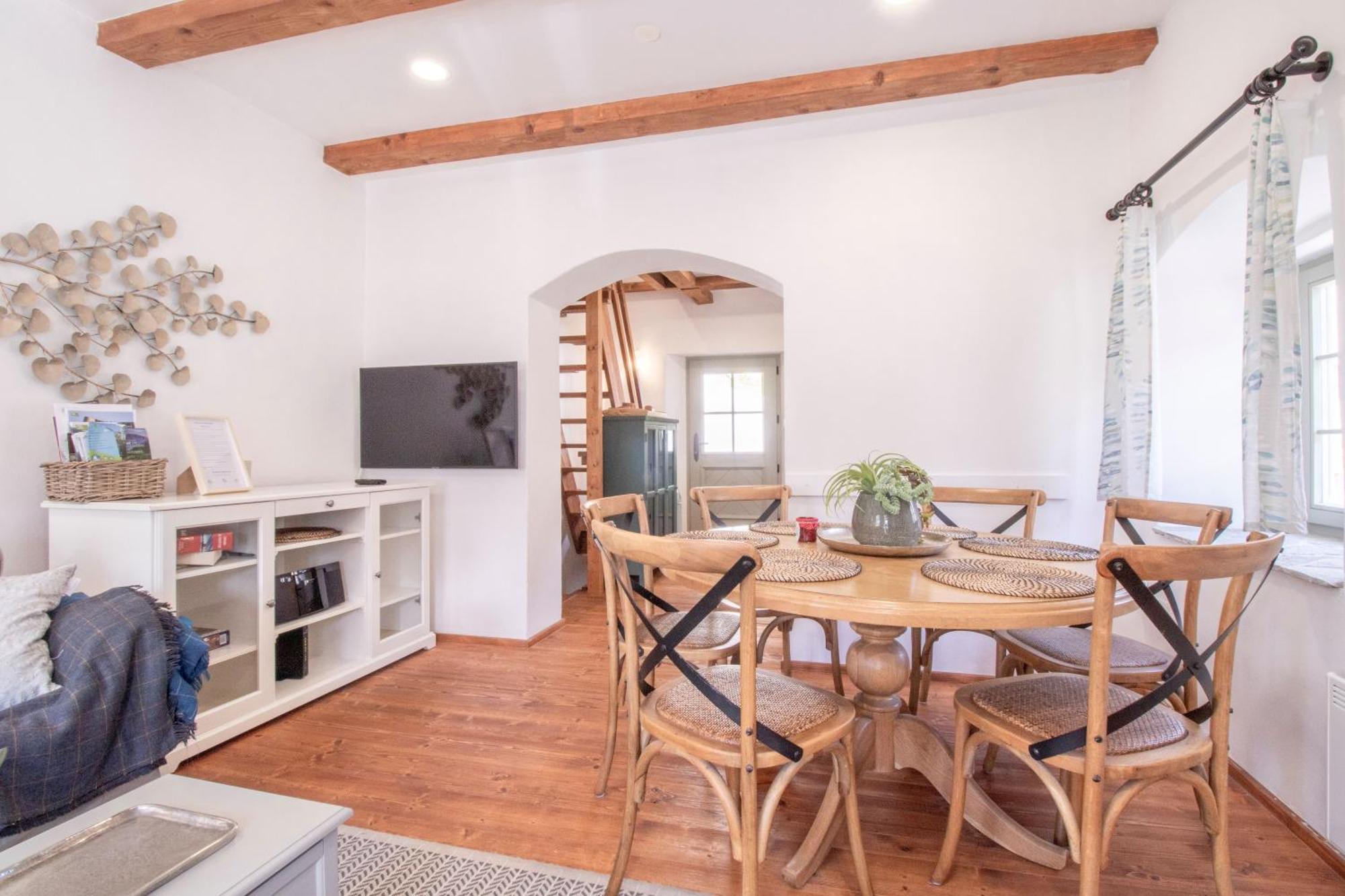 House Bella Apartment โบฮินิสกา เบลา ภายนอก รูปภาพ