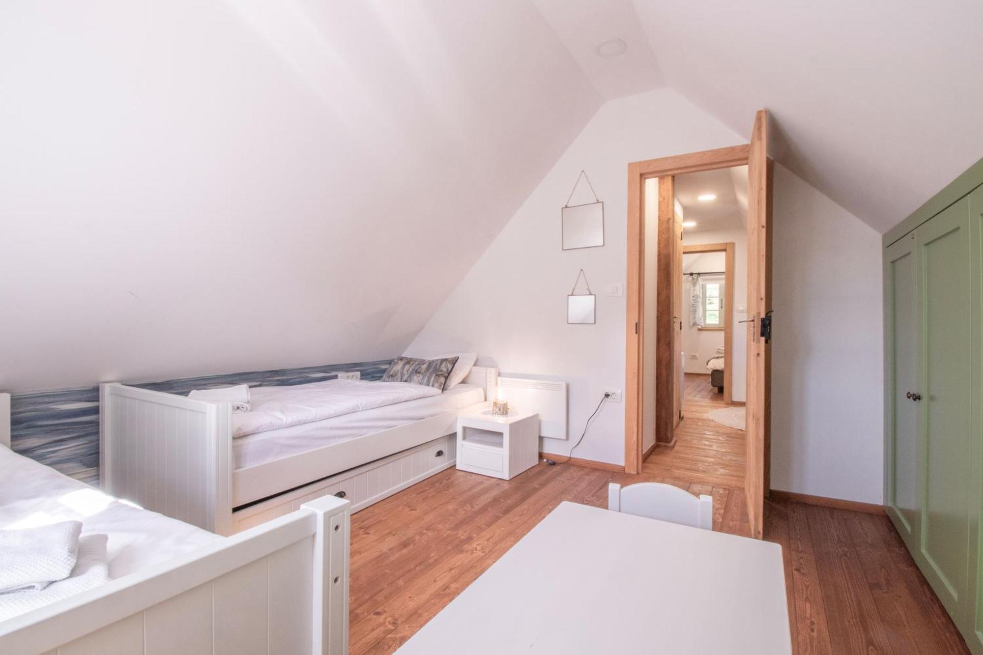House Bella Apartment โบฮินิสกา เบลา ภายนอก รูปภาพ