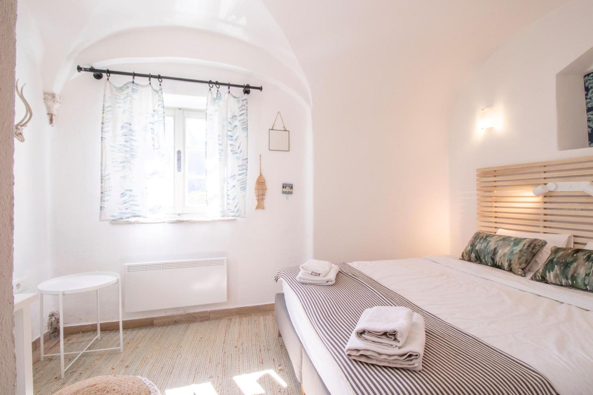 House Bella Apartment โบฮินิสกา เบลา ภายนอก รูปภาพ
